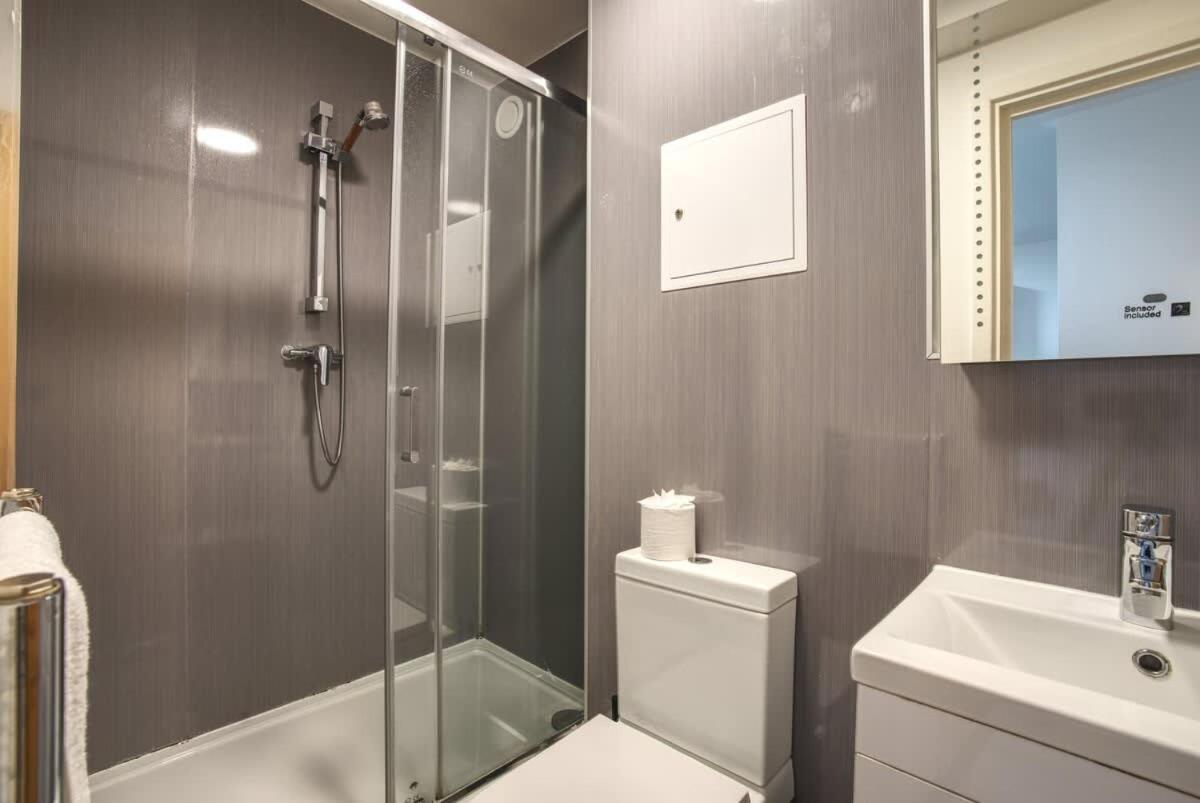 2Br City Centre Apt, Self Check In, Wifi, By Derbnb Sheffield Buitenkant foto