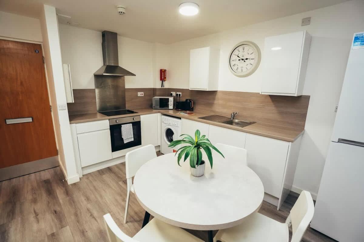 2Br City Centre Apt, Self Check In, Wifi, By Derbnb Sheffield Buitenkant foto